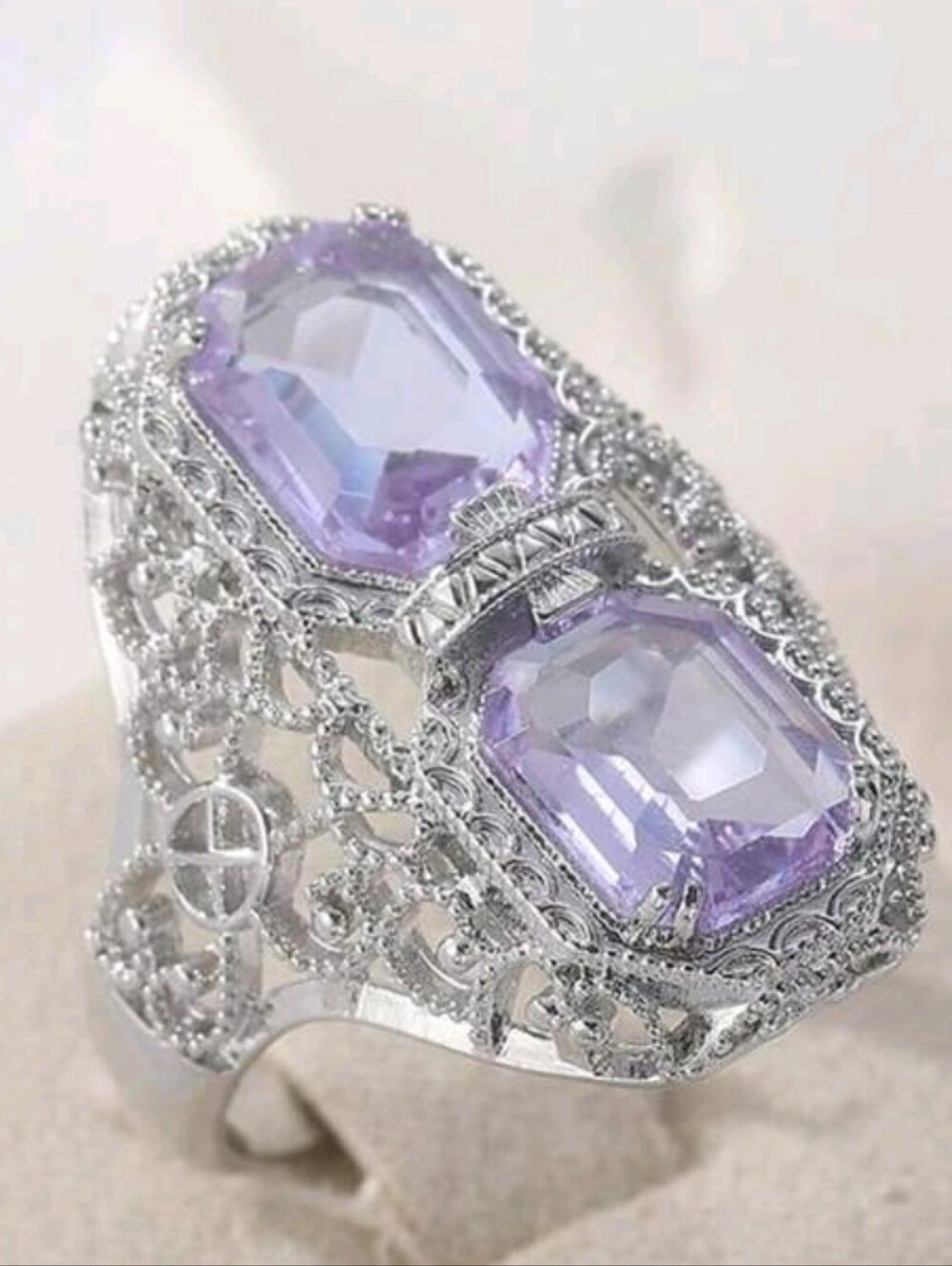 Nwt SASSIFIED BOUTIQUE Elegant Silver Filigree Ring with Light Purple Gemstones - Picture 3 of 3